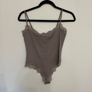 SKIMS Lace Trim Bodysuit in Taupe zinc multi medium